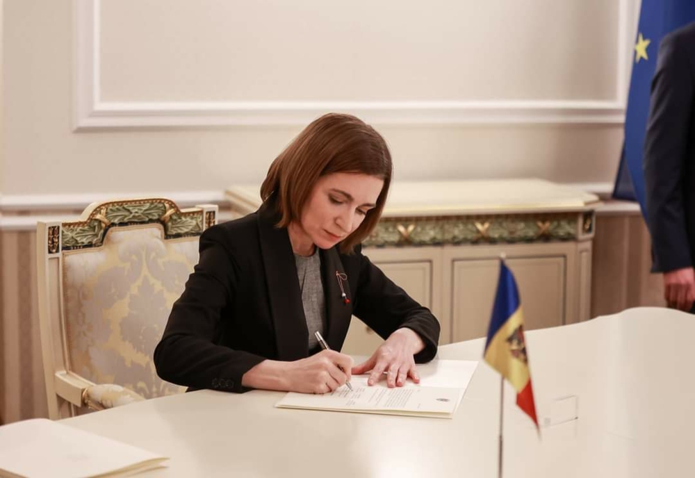Moment istoric| Republica Moldova depune cererea de aderare la Uniunea Europeană