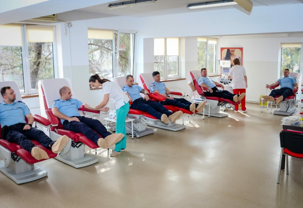 Peste 30 de jandarmi au donat în ultima săptămână sânge la Ploiești