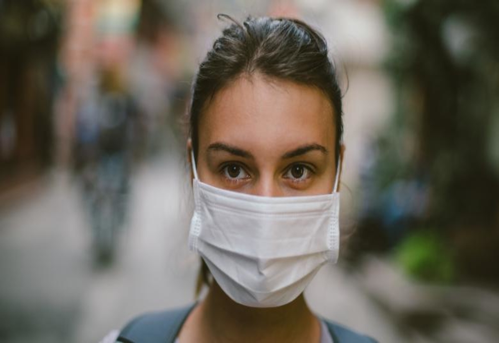 Un medic avertizează: Este important ca masca de protecție să fie purtată în continuare