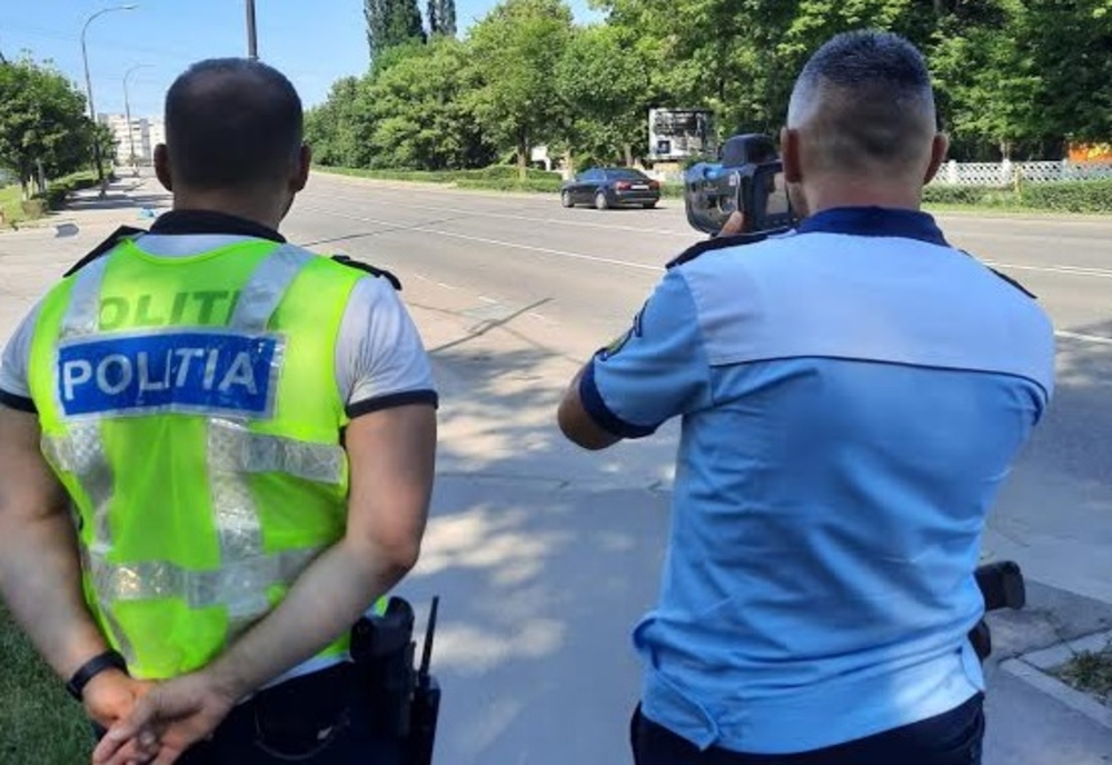 Poliţiştii au aplicat peste 150 de sancţiuni contravenţionale la regimul circulaţiei pe drumurile publice