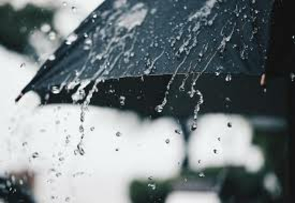 Prognoza meteo în Bucureşti: Ploi torenţiale, descărcări electrice şi vijelii