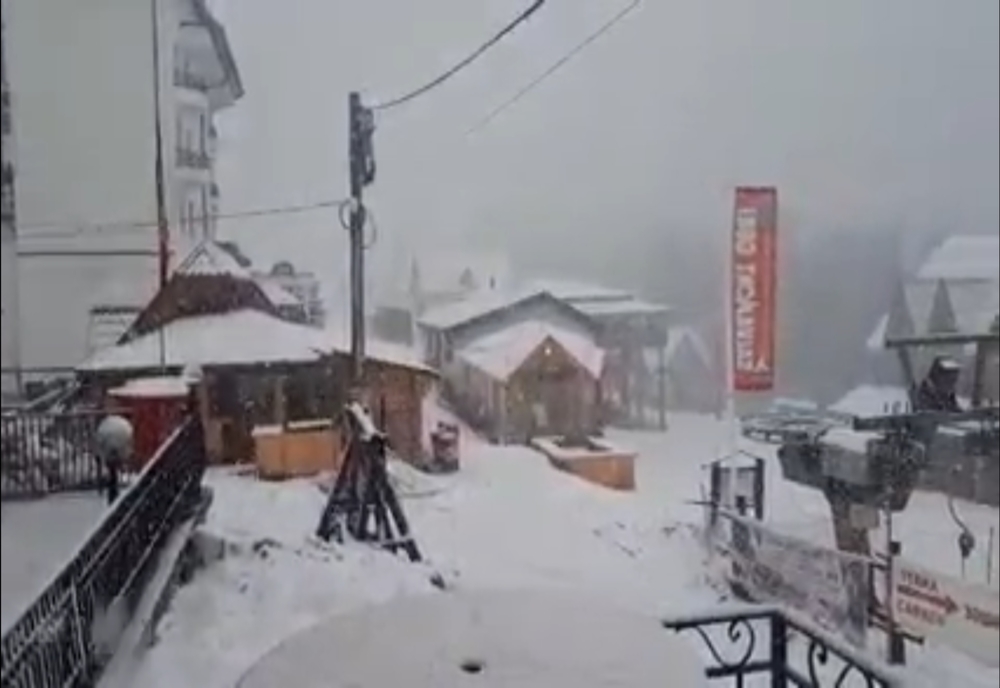 În zona montană a judeţului Gorj ninge de noaptea trecută (VIDEO)