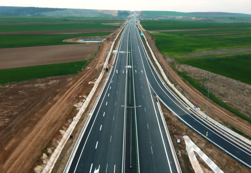 VIDEO. Joi se dau în folosinţă primii kilometri ai Drumului Expres Craiova-Piteşti