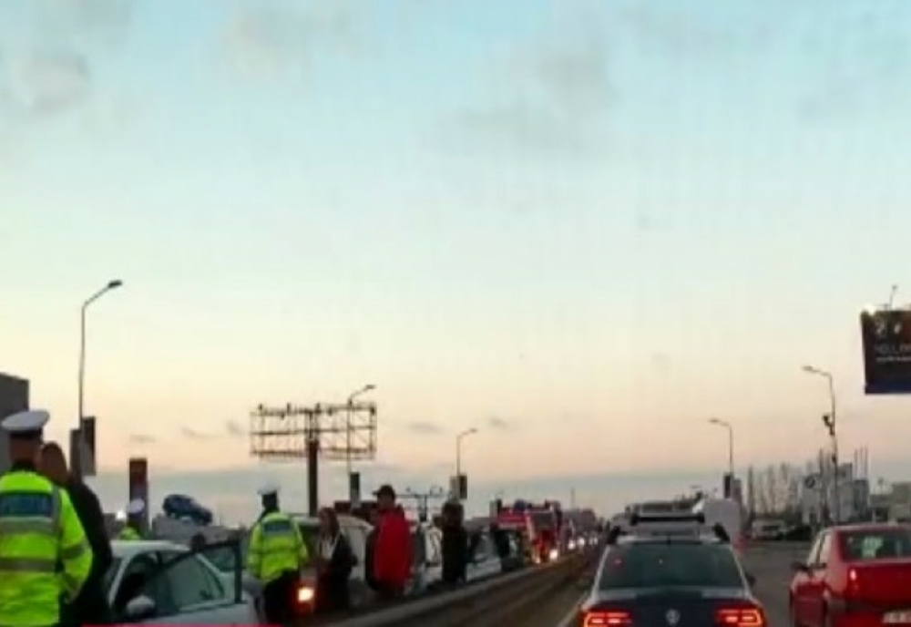 Șapte mașini implicate într-un accident în lanț pe Șoseaua București-Ploiești. Trei oameni au ajuns la spital