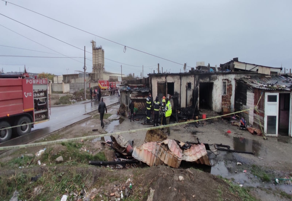Incendiu devastator în Turda! Au murit patru copii şi doi adulţi (FOTO/VIDEO)