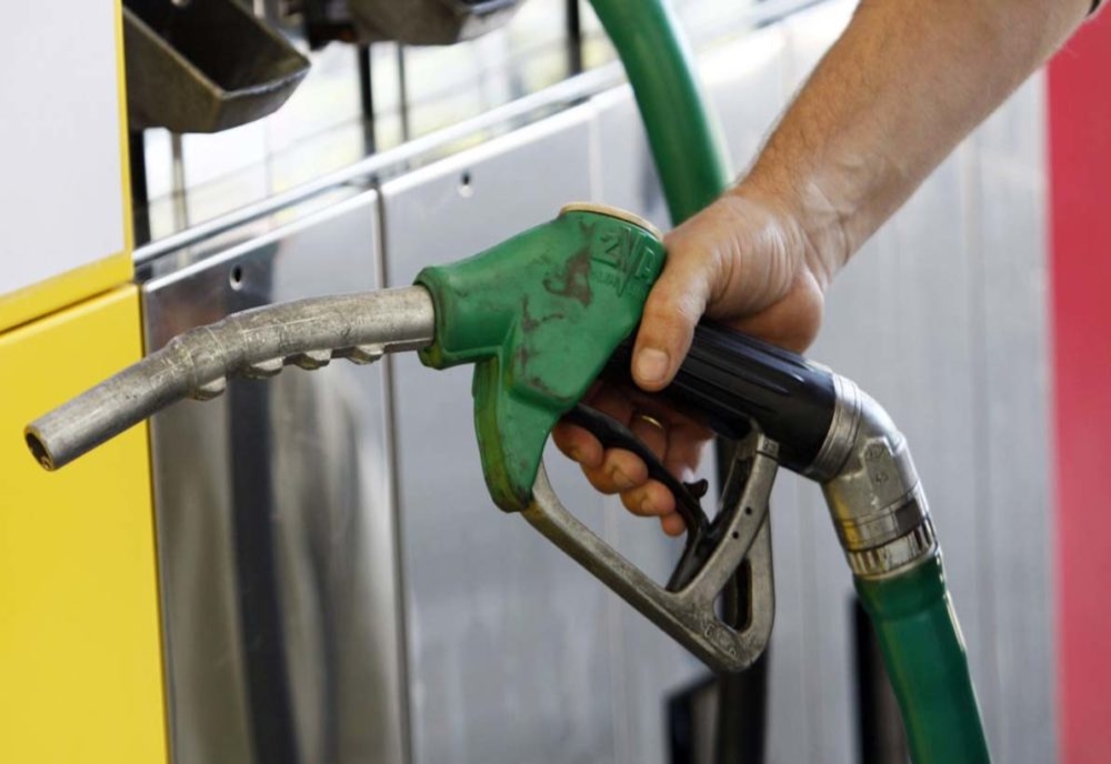 Subvenţii de 50 bani pe litrul de combustibil pentru transportatorii şi distribuitorii din România – Anunțul Ministerului de Finanțe
