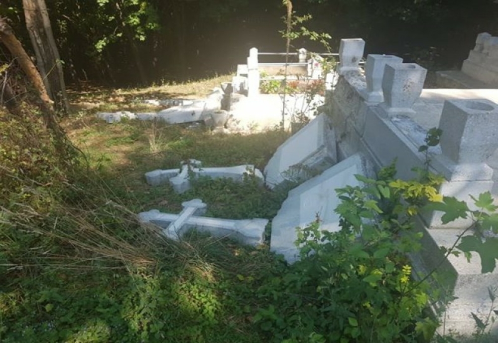 Profanare de morminte în Ialomița