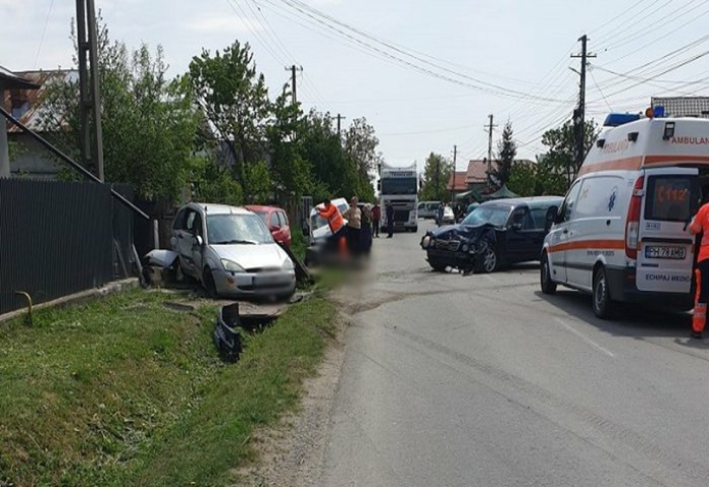 Accident cu patru mașini, în Prahova. Un pieton şi-a pierdut viaţa