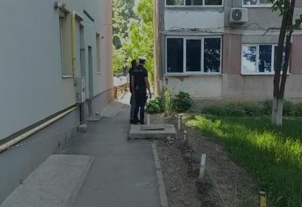 O tânără  a căzut de la etajul cinci al unui bloc turn din Timișoara