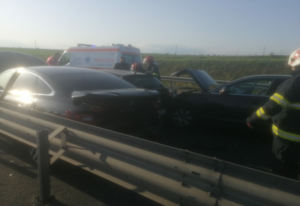 FOTO  Accident pe Autostrada Soarelui. 4 mașini implicate, mai multe persoane rănite