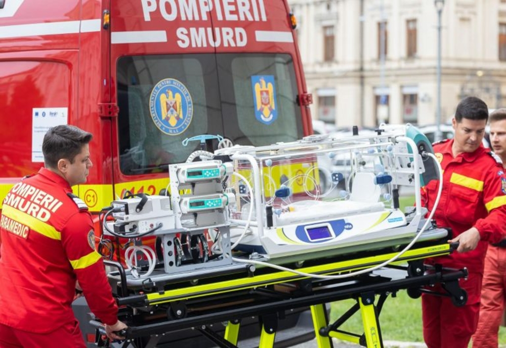 O ambulanţă pentru transportul nou-născuţilor a intrat în dotarea ISU Prahova
