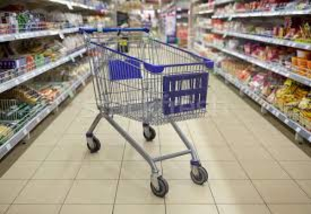 Se schimbă etichetele alimentelor vândute pe rafturile magazinelor din România