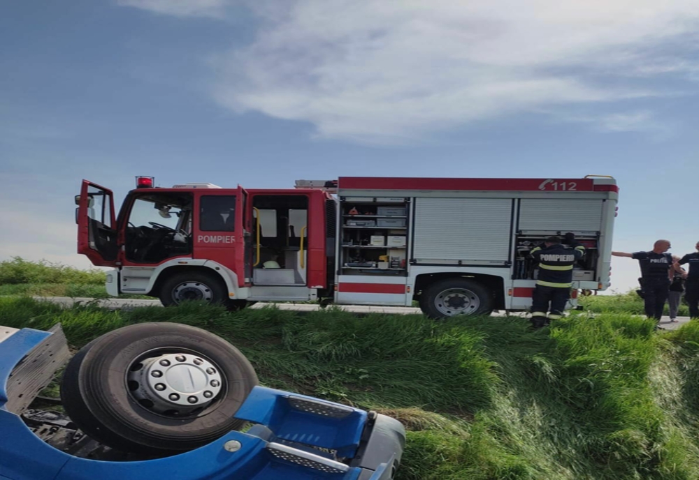 Accident cumplit în județul Arad. Un bărbat din Ungaria a murit după ce s-a răsturnat cu TIR-ul pe care îl conducea