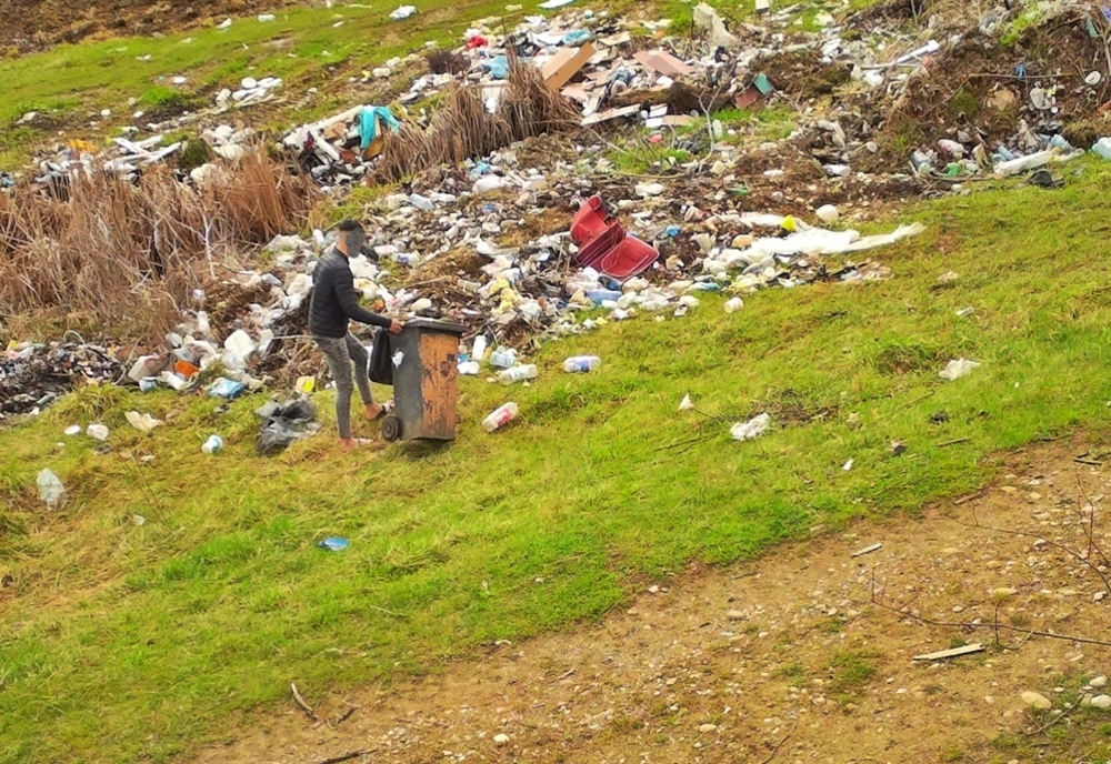 Amendă uriașă primită de un bărbat din Bistrița-Năsăud, din cauză că a aruncat deșeuri în natură
