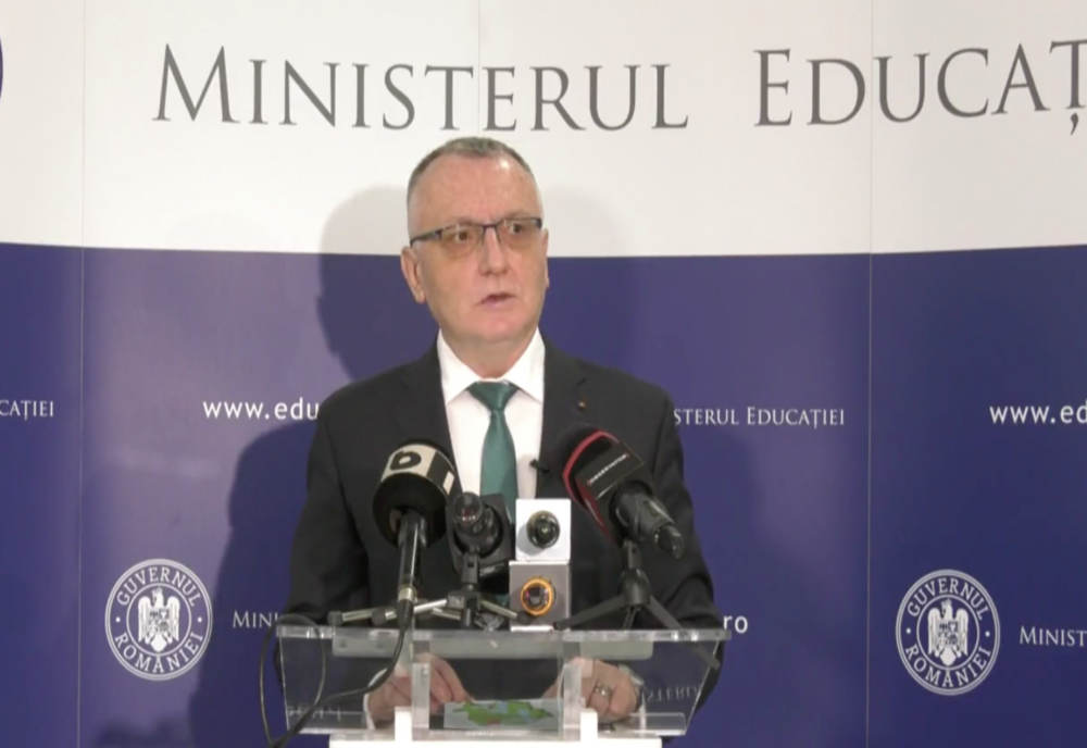 Sorin Cîmpeanu a anunțat schimbări majore pentru elevi: Se renunță la mediile semestriale și obligativitatea tezelor