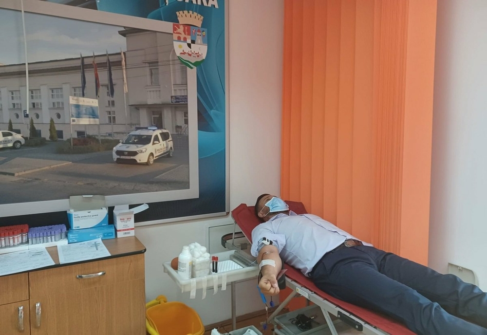 Fiecare picătură de sânge poate salva o viață! Polițiștii locali din Timișoara au donat  sânge