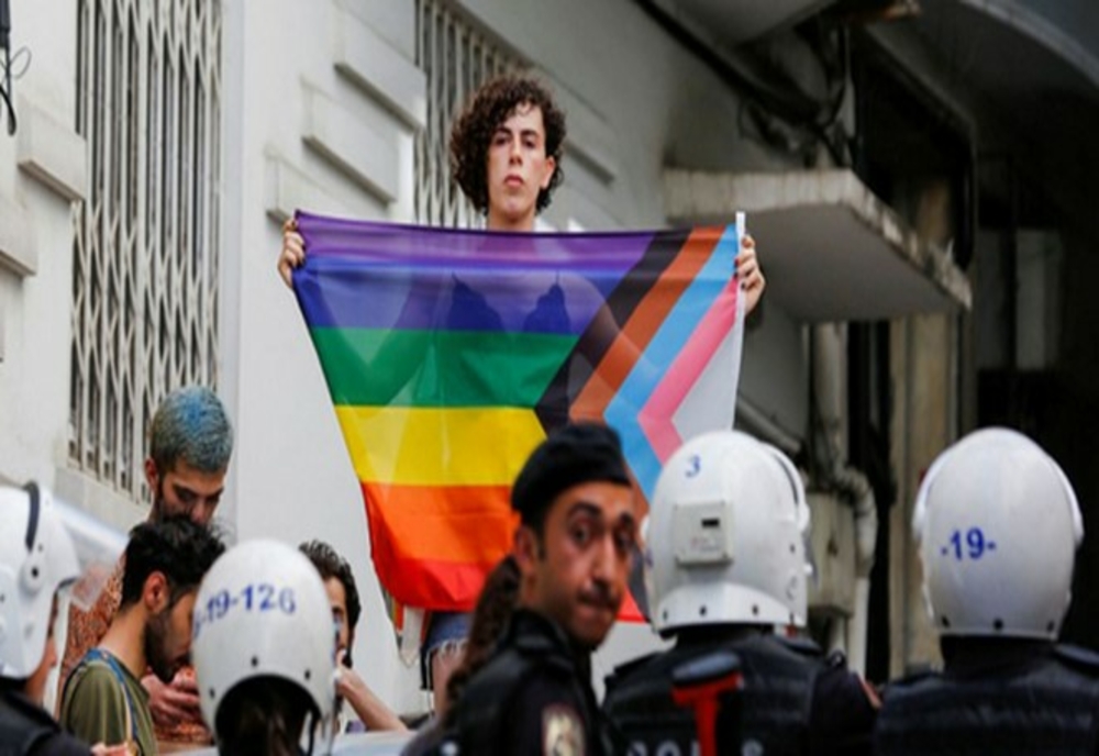 Arestări masive la Gay Pride, la Istanbul. Parada a fost interzisă