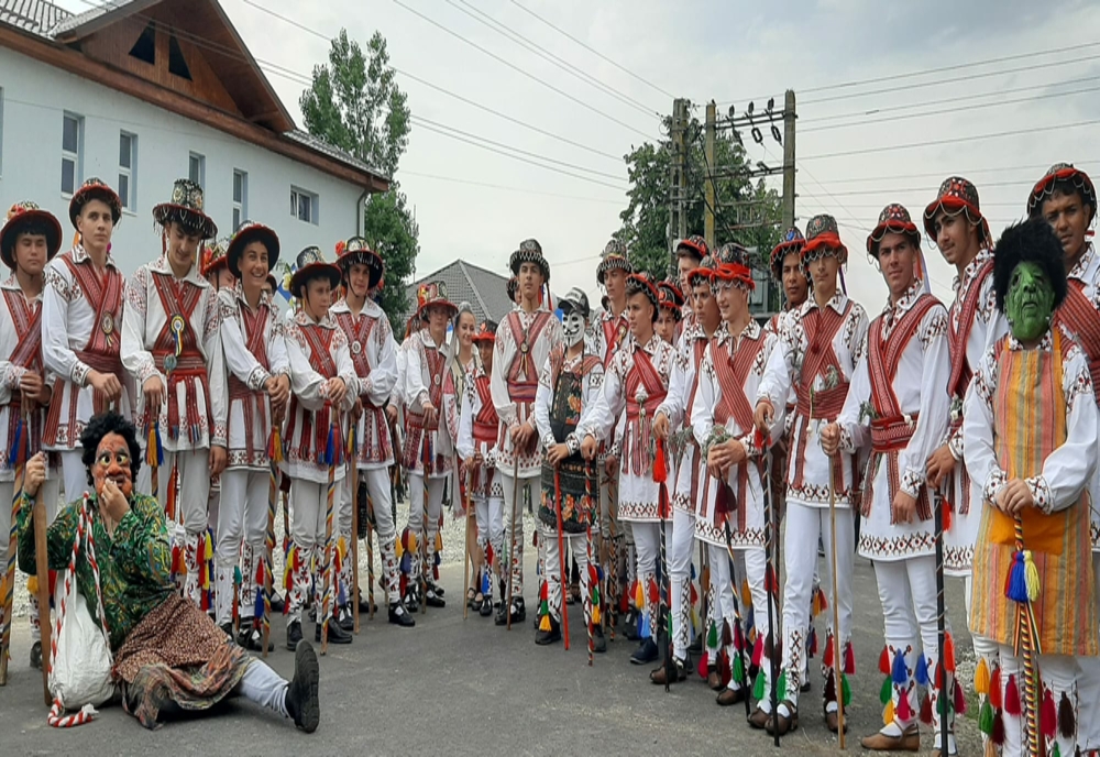 Tradiţii, de Rusalii: A început Festivalul Căluşul Românesc, în judeţul Olt