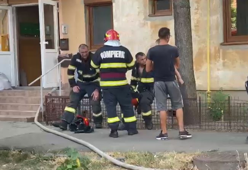 Bloc evacuat, la Timișoara, după ce un contor electric a luat foc