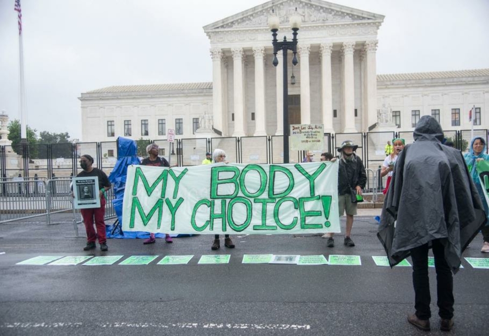Curtea Supremă a Statelor Unite a revocat dreptul la avort