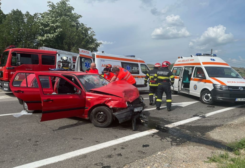FOTO VIDEO Accident grav pe drumurile din Tulcea. 7 victime, printre care 2 copii