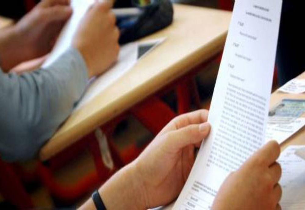 Elev din Arad, eliminat din examenul de Bacalaureat după ce a fost prins copiind