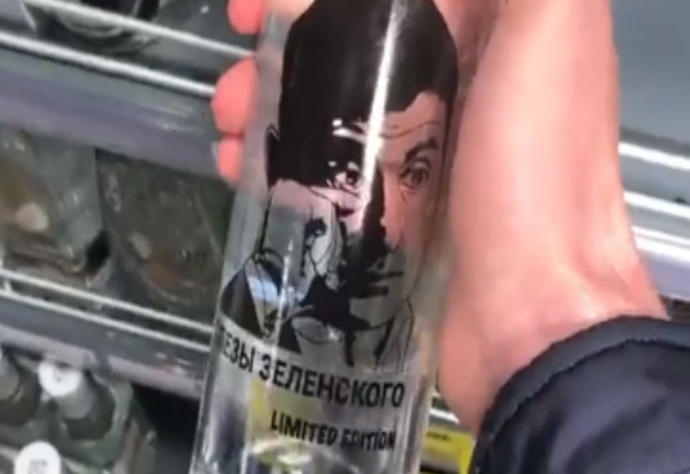 Rușii se îmbată cu „Lacrimile lui Zelenski”! Noua băutură din supermarket-uri care face furori