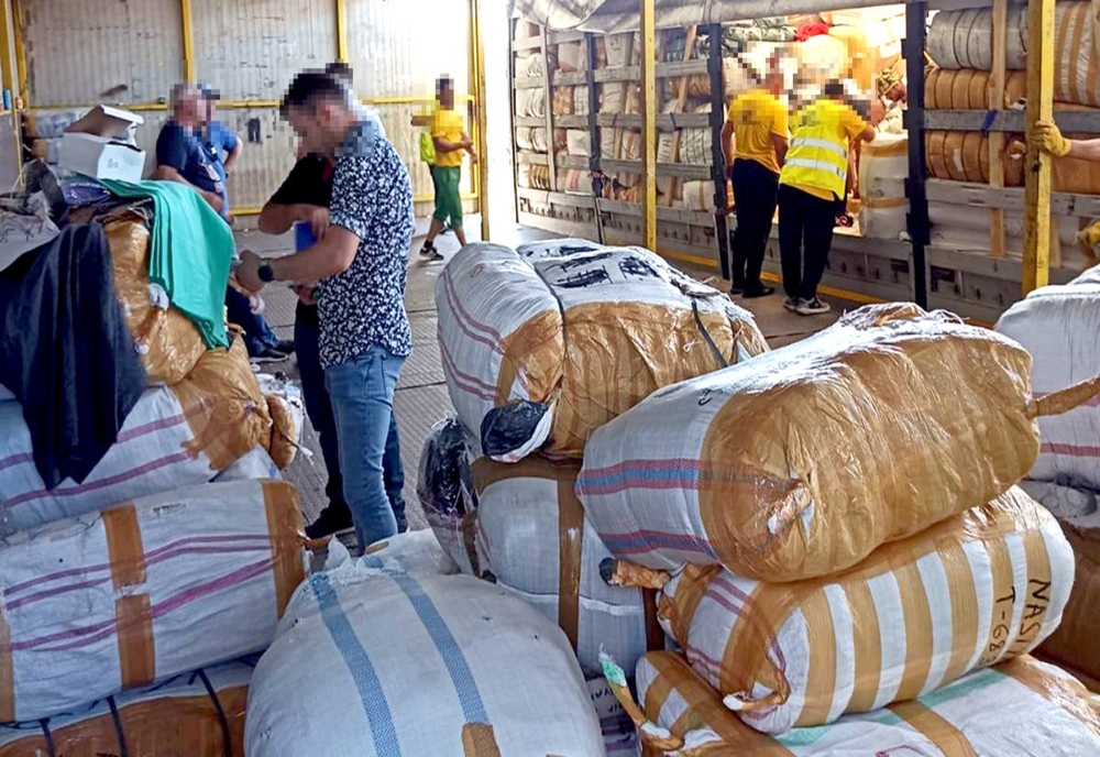 FOTO Contrabandă cu mărfuri de peste 1 milion de lei la Negru Vodă. Autoritățile în alertă