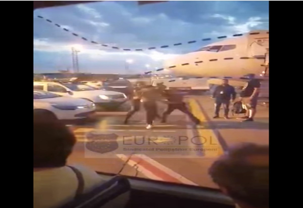 Incident pe Aeroportul Otopeni. Un pasager beat, care a făcut scandal în avion, a fost pus la pământ de polițiști