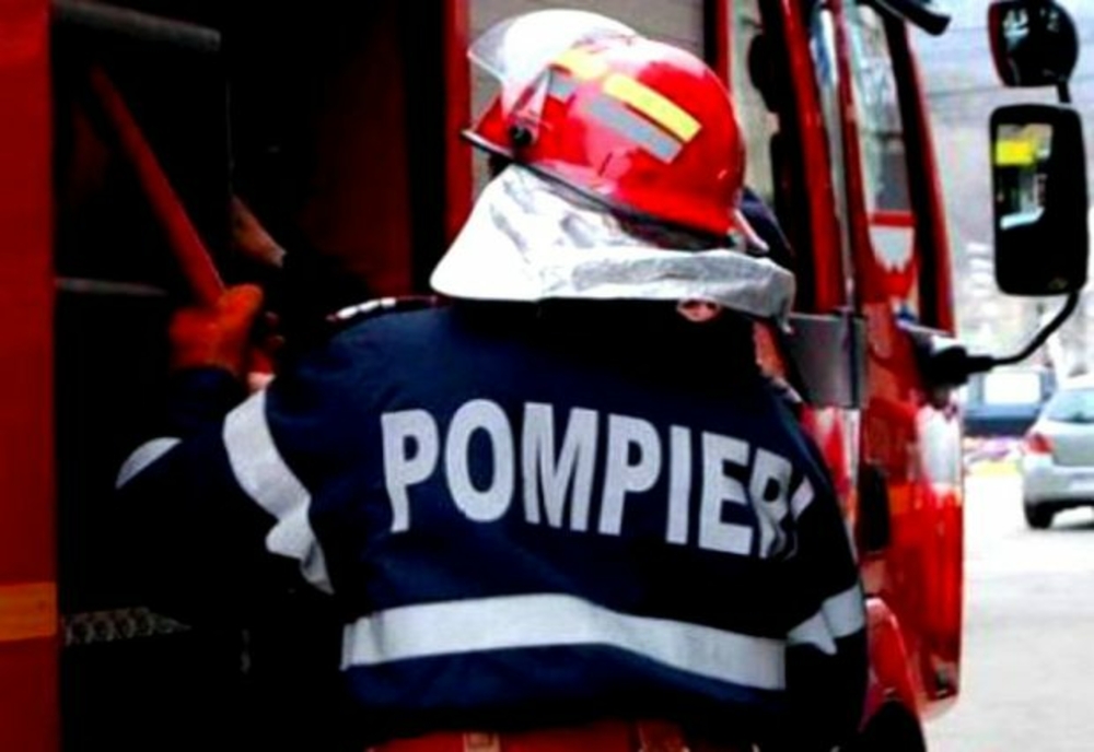 Incendiu într-un bloc din Slobozia.Trei persoane evacuate