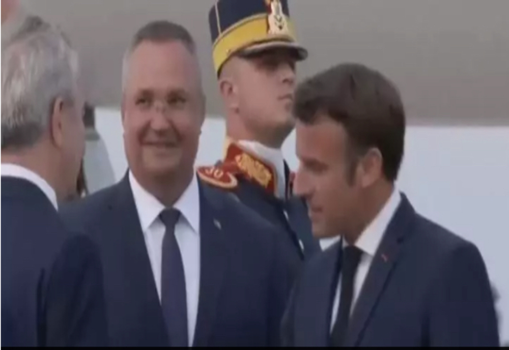 Emmanuel Macron a ajuns în România. Președintele Franței salută trupele franceze aflate la Baza Aeriană Mihail Kogălniceanu