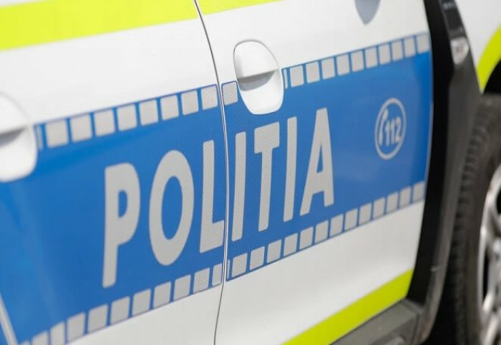 Un bărbat a mușcat de burtă un polițist aflat în misiune în Otopeni. Atacatorul, încătușat și reținut