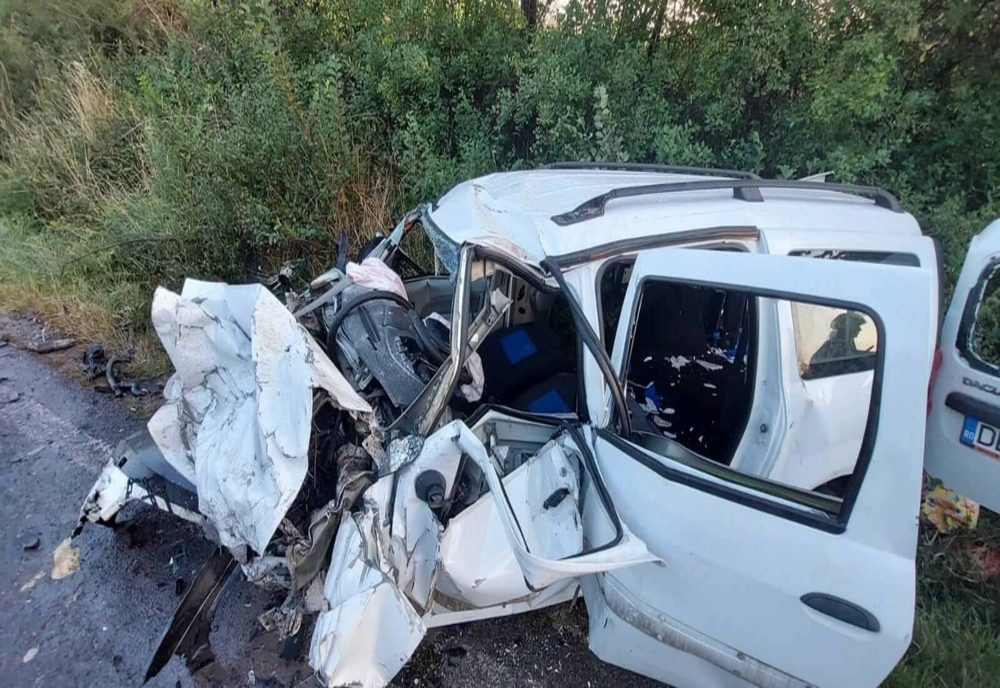 Accident cumplit  între Ploiești şi Târgoviște. O persoană a murit iar alte patru au fost rănite, dintre care doi minori