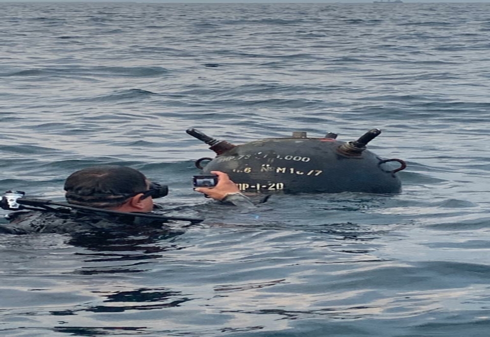 FOTO VIDEO  Mină detonată de scafandrii în Marea Neagră, în apropiere de Eforie
