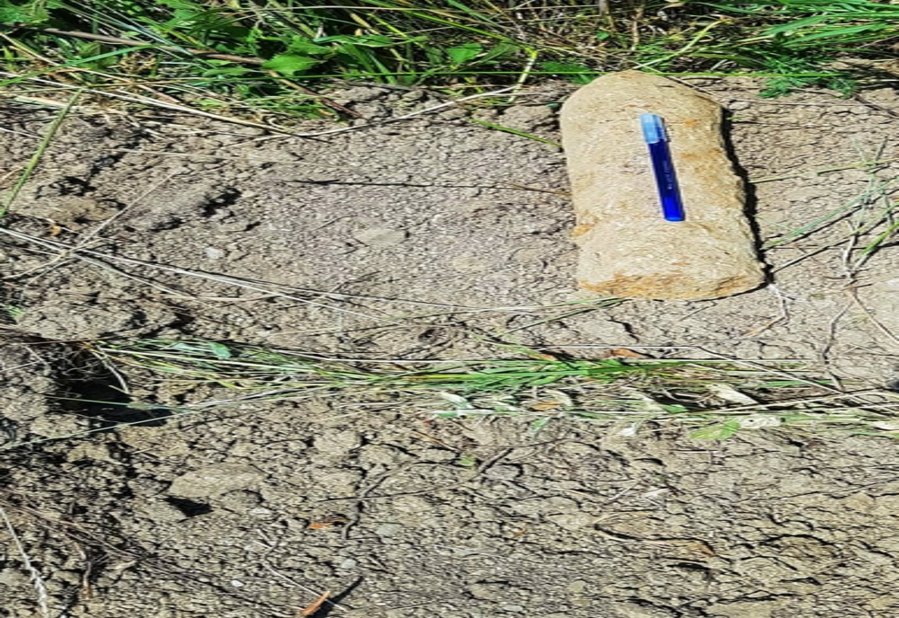 Proiectil exploziv de calibrul 76 mm descoperit în urma unor lucrări de excavare, la Falaştoaca