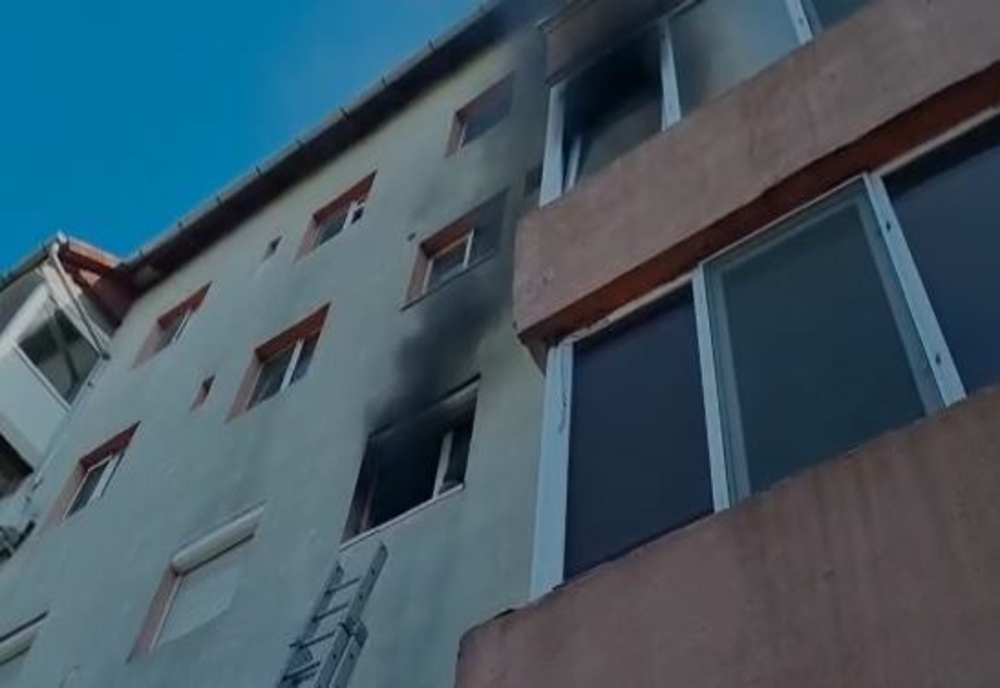 Incendiu intr-un bloc din Timisoara: flăcările au izbucnit la etajul doi