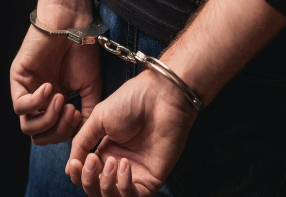 Bărbat de 36 de ani din Bucureşti, arestat preventiv după ce ar fi agresat sexual o fetiţă de şase ani, vecină cu el