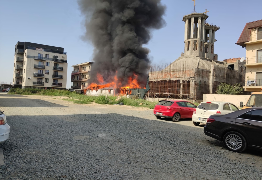  Preotul paroh al bisericii care a ars în Constanța a primit 9 avertismente pentru neregulile de funcționare