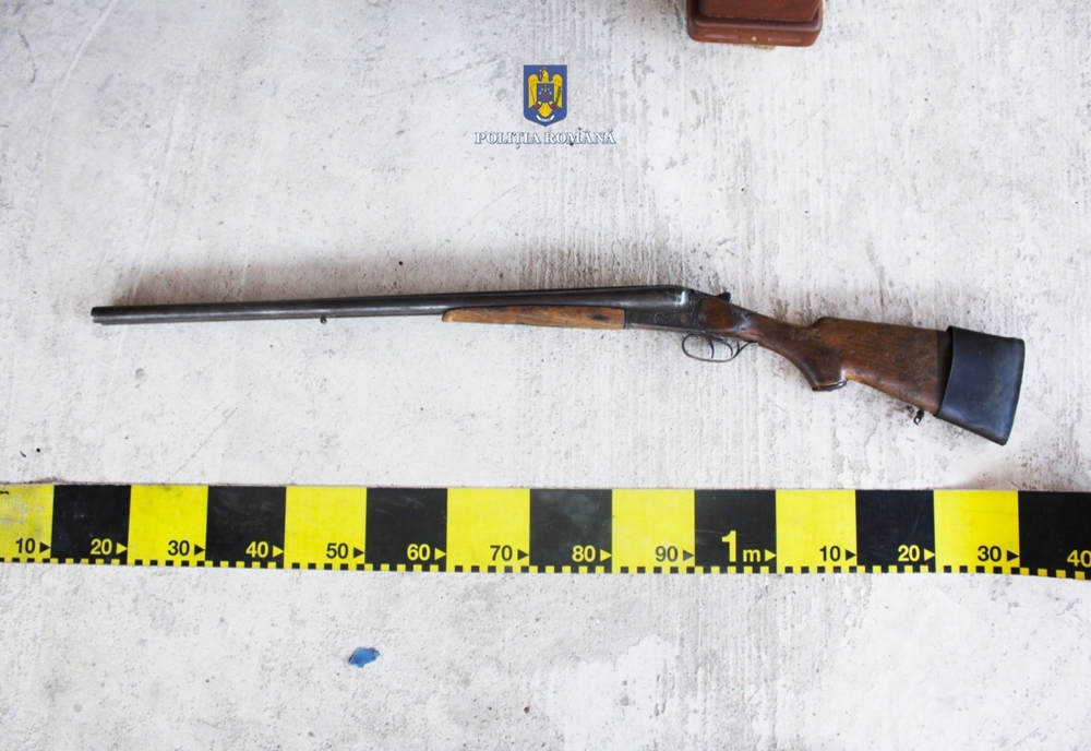 Arme letale de vânătoare descoperite de polițiștii gălățeni în urma unor percheziții domiciliare