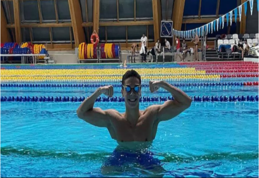 David Popovici bate un nou record european! Sportivul s-a calificat în finala la 100 m liber la CE de natație