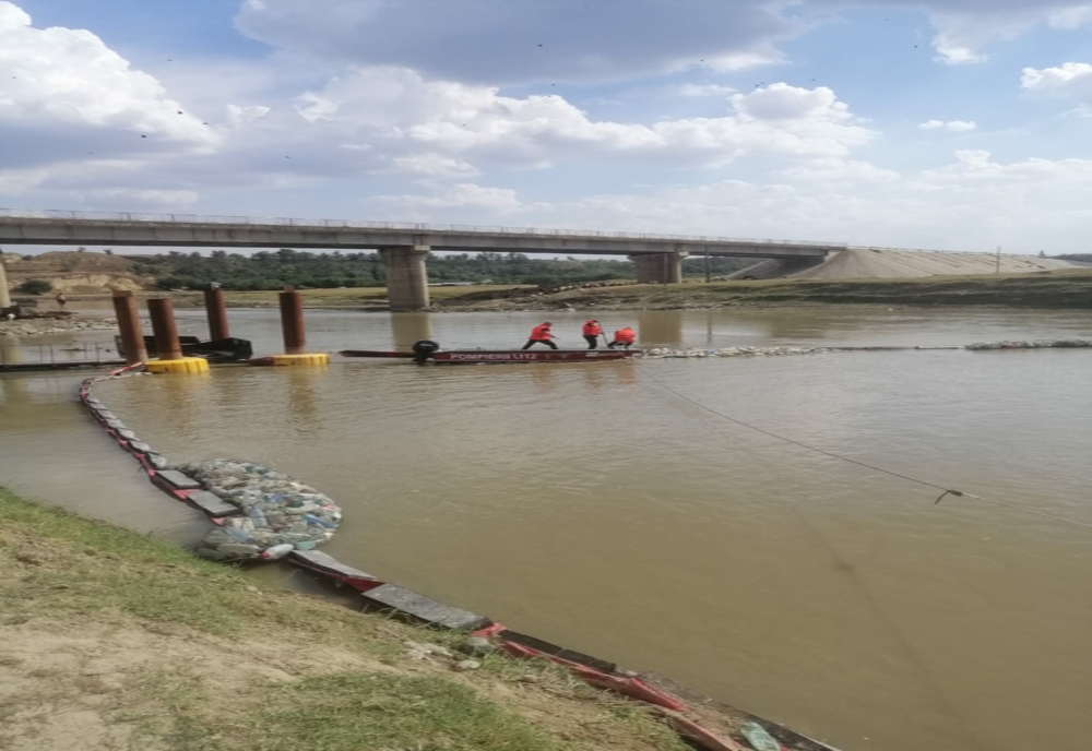 Autoritățile au reluat căutările bărbatului dispărut în râul Ialomița