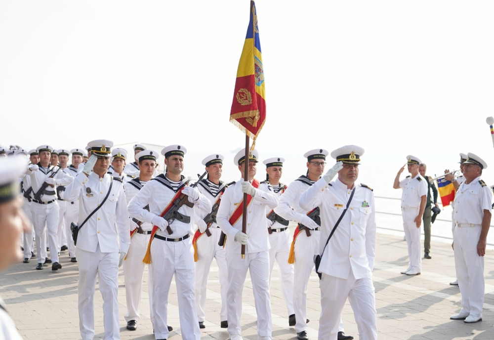 FOTO Marinarii militari își cinstesc eroii