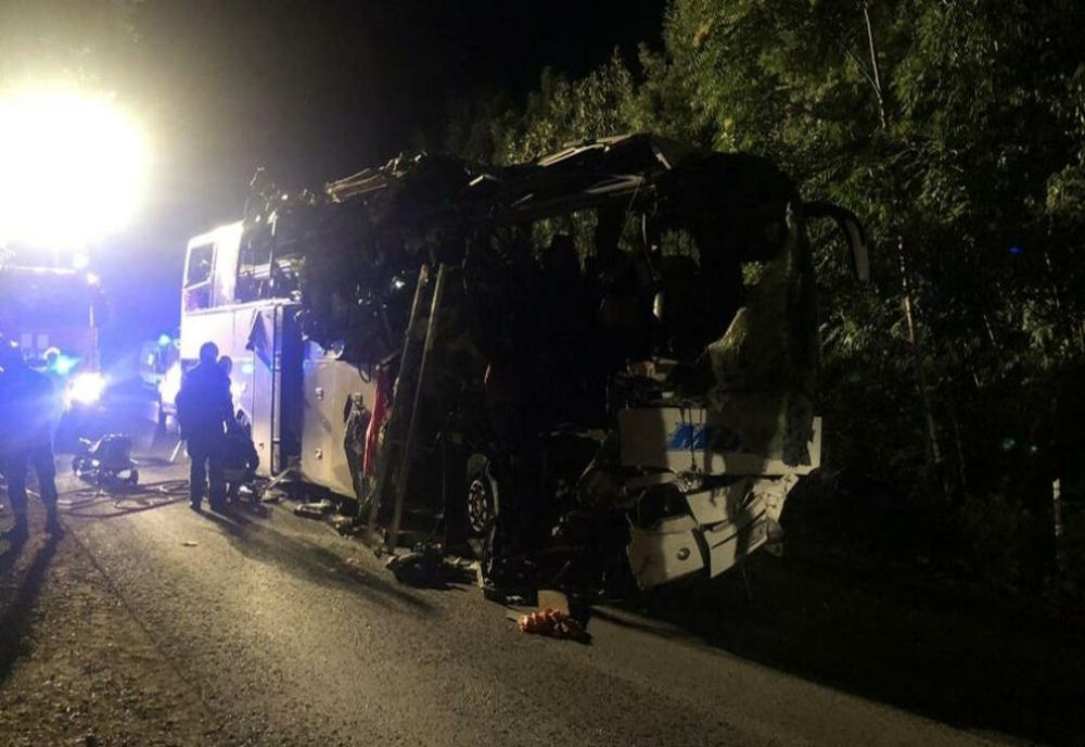 Accident grav între un autobuz românesc și o mașină lângă Veliko Tarnovo. Trei morţi şi 9 răniţi