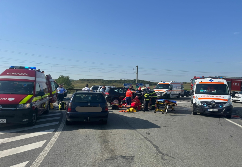 Trei autoturisme cu 7 persoane, implicate într-un accident grav, în Cociu! O femeie a murit, iar alte 6 persoane au fost duse la spital, una în stare foarte gravă