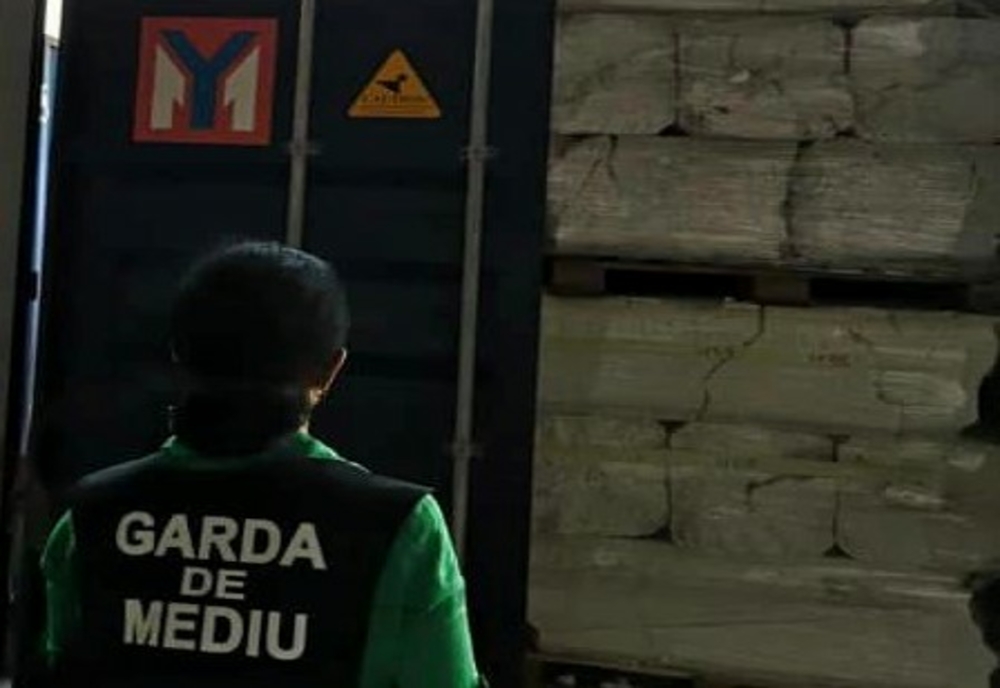 33 tone de deșeuri, destinate unei firme din Buzău, au fost oprite la Punctul de Trecere a Frontierei Constanta Sud