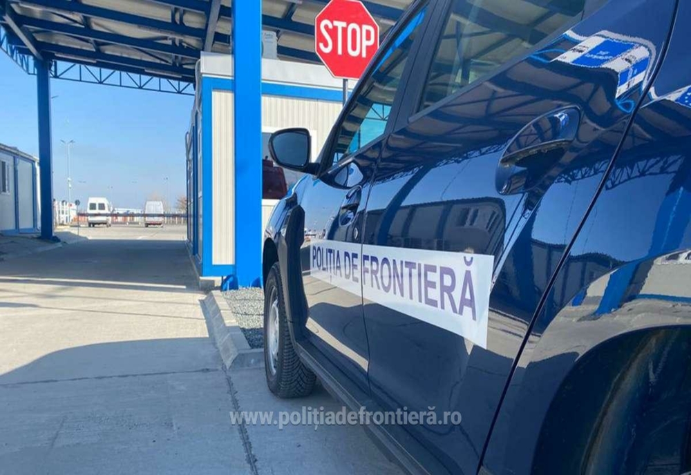 Poliţişti de frontieră, trimişi în judecată: Cereau 100 de euro de la şoferi pentru a sta mai putin in vamă