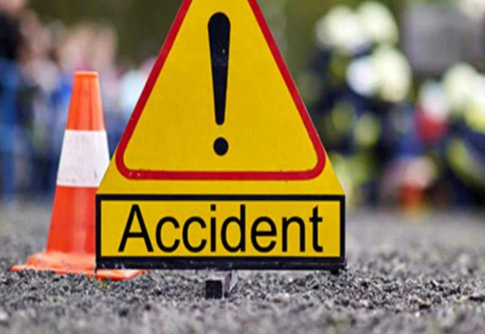 Trei autovehicule implicate într-un accident, în Dâmbovița! Doi șoferi au fost răniți în urma coliziunii