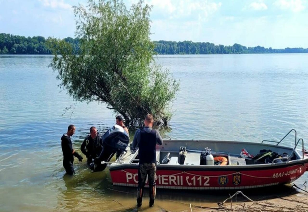 A două zi de căutări în cazul poliţistului dispărut în apele Dunării, la Prundu