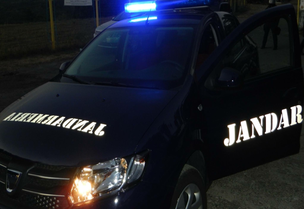 Giurgiu. Jandarmii aflaţi în misiune au acordat primul ajutor victimelor unui accident rutier