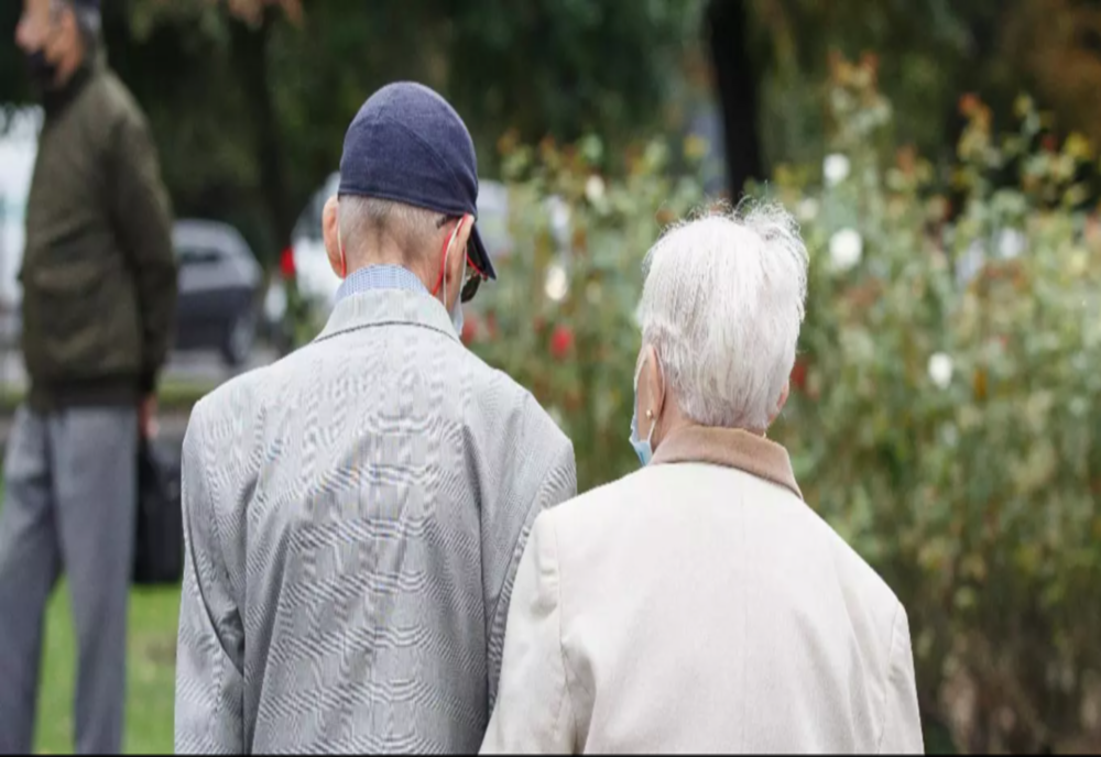 Guvernul promite majorări, pensionarii nu mai fac față facturilor uriașe